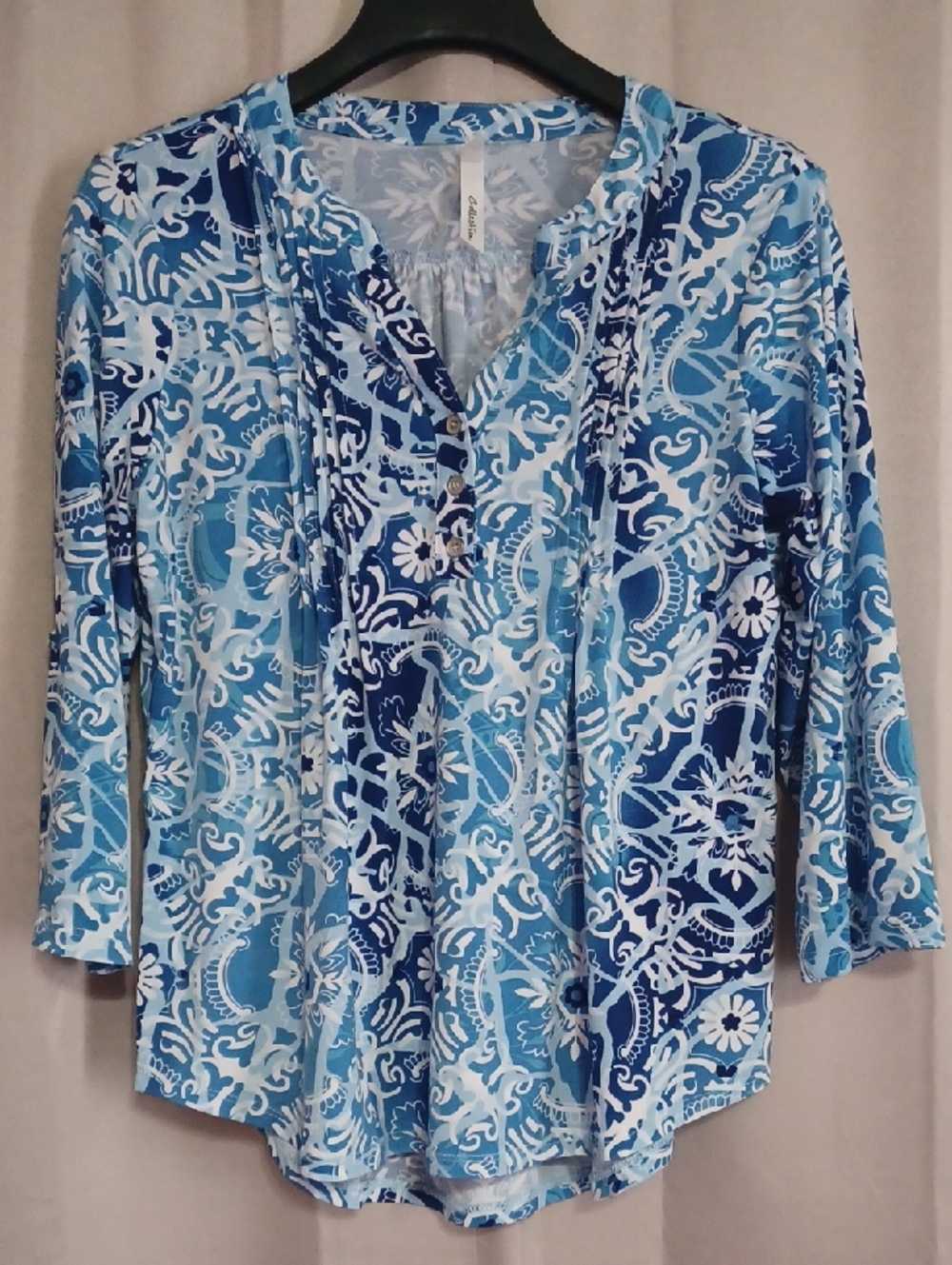 NY Collection Blue White Geometric Floral 3/4 Roll Tab Sleeve Blouse Pleated